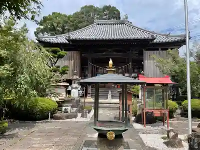 石薬師寺の本殿・本堂