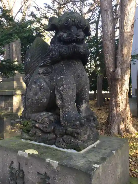 新琴似神社の狛犬