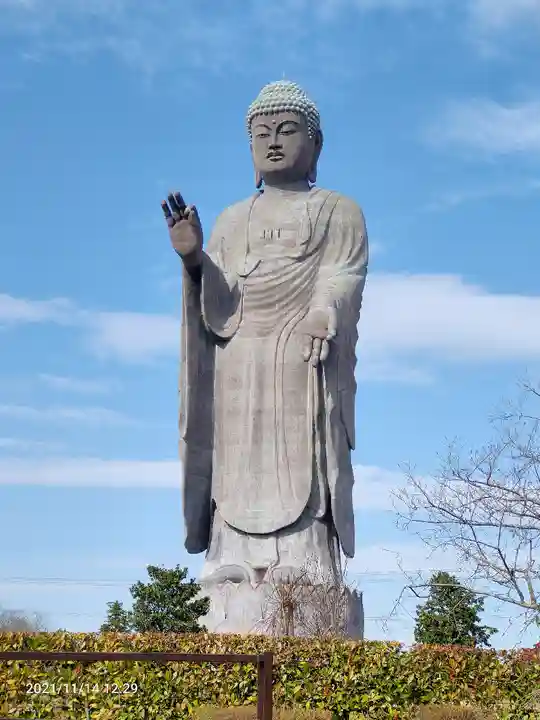 東本願寺本廟 牛久浄苑(牛久大仏)の仏像