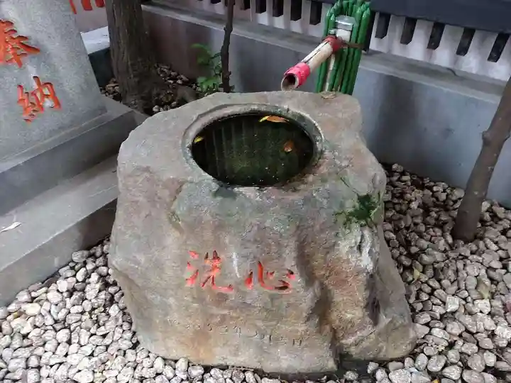 金綱稲荷神社の手水舎