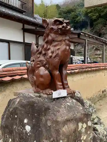 天津神社の狛犬