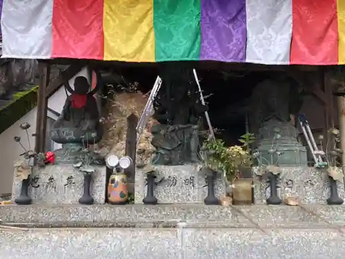 岩戸弘法弘峰寺の仏像