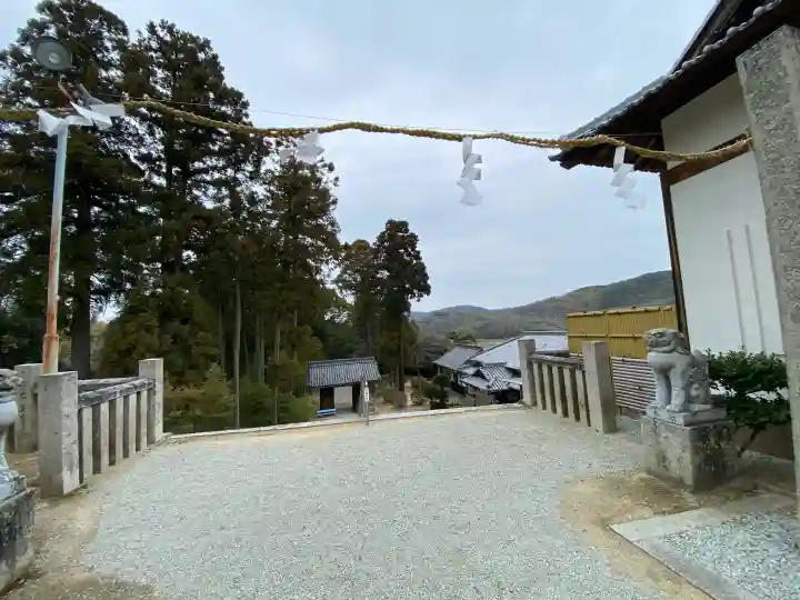 安仁神社の{uncategorized: "未分類", other: "その他", undefined: "問題あり", building: "その他建物", grave: "お墓", sacred_gate: "鳥居", guardian: "狛犬", statue: "像", buddha: "仏像", history: "歴史", nature: "自然", garden: "庭園", animal: "動物", pagoda: "塔", temizu: "手水舎", mountain_gate: "山門・神門", sanctuary: "本殿・本堂", subordinate: "末社・摂社", art: "芸術", scenery: "景色", jizo: "地蔵", ema: "絵馬", goshuin: "御朱印", omikuji: "おみくじ", items: "授与品その他", amulet: "お守り", goshuincho: "御朱印帳", eats: "食事", festival: "お祭り", votive_dance: "神楽", shichigosan: "七五三参", wedding: "結婚式", experience: "体験その他", initially: "初詣", around: "周辺", anti_infection: "感染症対策"}