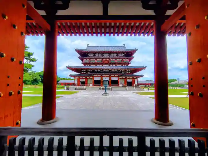 薬師寺の本殿・本堂