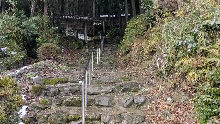 伊香具坂神社の{uncategorized: "未分類", other: "その他", undefined: "問題あり", building: "その他建物", grave: "お墓", sacred_gate: "鳥居", guardian: "狛犬", statue: "像", buddha: "仏像", history: "歴史", nature: "自然", garden: "庭園", animal: "動物", pagoda: "塔", temizu: "手水舎", mountain_gate: "山門・神門", sanctuary: "本殿・本堂", subordinate: "末社・摂社", art: "芸術", scenery: "景色", jizo: "地蔵", ema: "絵馬", goshuin: "御朱印", omikuji: "おみくじ", items: "授与品その他", amulet: "お守り", goshuincho: "御朱印帳", eats: "食事", festival: "お祭り", votive_dance: "神楽", shichigosan: "七五三参", wedding: "結婚式", experience: "体験その他", initially: "初詣", around: "周辺", anti_infection: "感染症対策"}