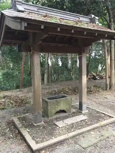 腰掛神社の手水舎