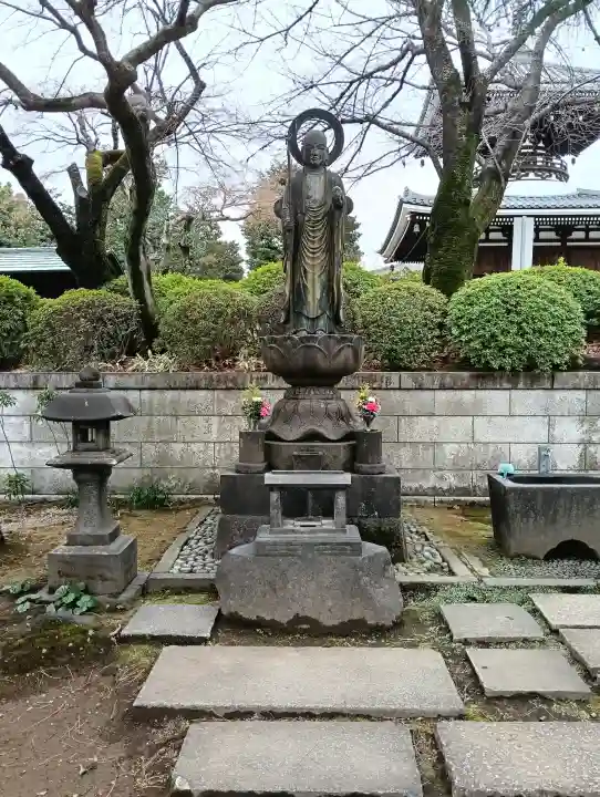 護国寺の{uncategorized: "未分類", other: "その他", undefined: "問題あり", building: "その他建物", grave: "お墓", sacred_gate: "鳥居", guardian: "狛犬", statue: "像", buddha: "仏像", history: "歴史", nature: "自然", garden: "庭園", animal: "動物", pagoda: "塔", temizu: "手水舎", mountain_gate: "山門・神門", sanctuary: "本殿・本堂", subordinate: "末社・摂社", art: "芸術", scenery: "景色", jizo: "地蔵", ema: "絵馬", goshuin: "御朱印", omikuji: "おみくじ", items: "授与品その他", amulet: "お守り", goshuincho: "御朱印帳", eats: "食事", festival: "お祭り", votive_dance: "神楽", shichigosan: "七五三参", wedding: "結婚式", experience: "体験その他", initially: "初詣", around: "周辺", anti_infection: "感染症対策"}