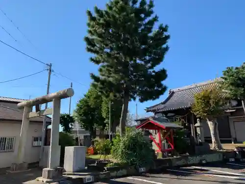 米倉稲荷神社の鳥居