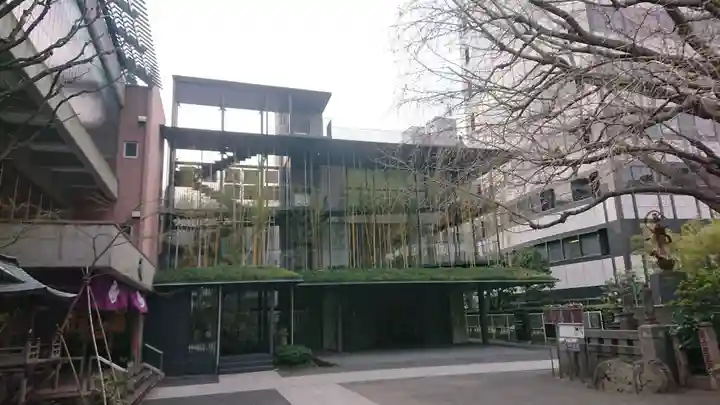 回向院の山門・神門