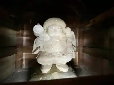 大黒堂（名越大黒堂）の{uncategorized: "未分類", other: "その他", undefined: "問題あり", building: "その他建物", grave: "お墓", sacred_gate: "鳥居", guardian: "狛犬", statue: "像", buddha: "仏像", history: "歴史", nature: "自然", garden: "庭園", animal: "動物", pagoda: "塔", temizu: "手水舎", mountain_gate: "山門・神門", sanctuary: "本殿・本堂", subordinate: "末社・摂社", art: "芸術", scenery: "景色", jizo: "地蔵", ema: "絵馬", goshuin: "御朱印", omikuji: "おみくじ", items: "授与品その他", amulet: "お守り", goshuincho: "御朱印帳", eats: "食事", festival: "お祭り", votive_dance: "神楽", shichigosan: "七五三参", wedding: "結婚式", experience: "体験その他", initially: "初詣", around: "周辺", anti_infection: "感染症対策"}