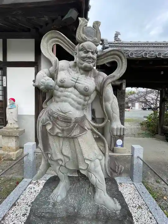 祇園山 徳城寺の像