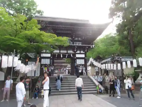 松尾大社の山門・神門