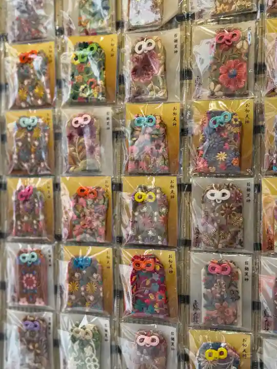 露天神社(お初天神)の{uncategorized: "未分類", other: "その他", undefined: "問題あり", building: "その他建物", grave: "お墓", sacred_gate: "鳥居", guardian: "狛犬", statue: "像", buddha: "仏像", history: "歴史", nature: "自然", garden: "庭園", animal: "動物", pagoda: "塔", temizu: "手水舎", mountain_gate: "山門・神門", sanctuary: "本殿・本堂", subordinate: "末社・摂社", art: "芸術", scenery: "景色", jizo: "地蔵", ema: "絵馬", goshuin: "御朱印", omikuji: "おみくじ", items: "授与品その他", amulet: "お守り", goshuincho: "御朱印帳", eats: "食事", festival: "お祭り", votive_dance: "神楽", shichigosan: "七五三参", wedding: "結婚式", experience: "体験その他", initially: "初詣", around: "周辺", anti_infection: "感染症対策"}