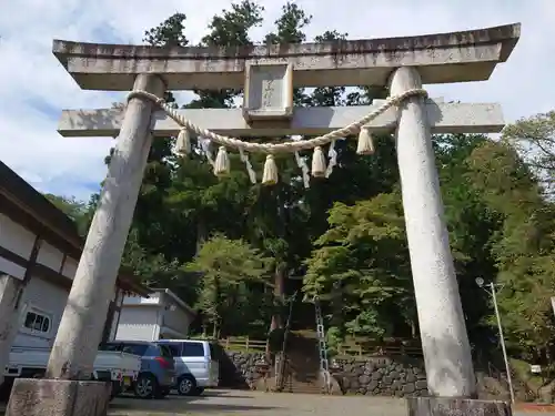 青山神社の鳥居