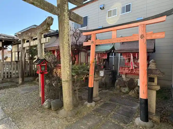 天満宮の{uncategorized: "未分類", other: "その他", undefined: "問題あり", building: "その他建物", grave: "お墓", sacred_gate: "鳥居", guardian: "狛犬", statue: "像", buddha: "仏像", history: "歴史", nature: "自然", garden: "庭園", animal: "動物", pagoda: "塔", temizu: "手水舎", mountain_gate: "山門・神門", sanctuary: "本殿・本堂", subordinate: "末社・摂社", art: "芸術", scenery: "景色", jizo: "地蔵", ema: "絵馬", goshuin: "御朱印", omikuji: "おみくじ", items: "授与品その他", amulet: "お守り", goshuincho: "御朱印帳", eats: "食事", festival: "お祭り", votive_dance: "神楽", shichigosan: "七五三参", wedding: "結婚式", experience: "体験その他", initially: "初詣", around: "周辺", anti_infection: "感染症対策"}