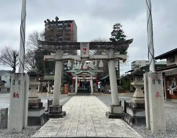 川越八幡宮の{uncategorized: "未分類", other: "その他", undefined: "問題あり", building: "その他建物", grave: "お墓", sacred_gate: "鳥居", guardian: "狛犬", statue: "像", buddha: "仏像", history: "歴史", nature: "自然", garden: "庭園", animal: "動物", pagoda: "塔", temizu: "手水舎", mountain_gate: "山門・神門", sanctuary: "本殿・本堂", subordinate: "末社・摂社", art: "芸術", scenery: "景色", jizo: "地蔵", ema: "絵馬", goshuin: "御朱印", omikuji: "おみくじ", items: "授与品その他", amulet: "お守り", goshuincho: "御朱印帳", eats: "食事", festival: "お祭り", votive_dance: "神楽", shichigosan: "七五三参", wedding: "結婚式", experience: "体験その他", initially: "初詣", around: "周辺", anti_infection: "感染症対策"}
