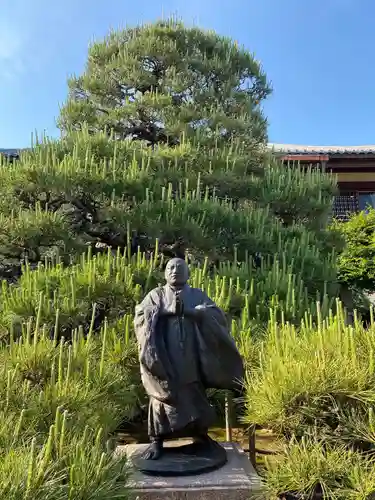 本昌寺の像