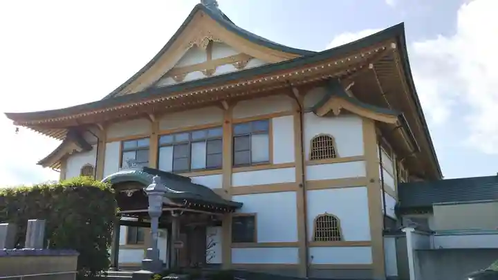 梅蔭寺の本殿・本堂