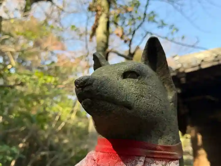 四合稲荷神社の{uncategorized: "未分類", other: "その他", undefined: "問題あり", building: "その他建物", grave: "お墓", sacred_gate: "鳥居", guardian: "狛犬", statue: "像", buddha: "仏像", history: "歴史", nature: "自然", garden: "庭園", animal: "動物", pagoda: "塔", temizu: "手水舎", mountain_gate: "山門・神門", sanctuary: "本殿・本堂", subordinate: "末社・摂社", art: "芸術", scenery: "景色", jizo: "地蔵", ema: "絵馬", goshuin: "御朱印", omikuji: "おみくじ", items: "授与品その他", amulet: "お守り", goshuincho: "御朱印帳", eats: "食事", festival: "お祭り", votive_dance: "神楽", shichigosan: "七五三参", wedding: "結婚式", experience: "体験その他", initially: "初詣", around: "周辺", anti_infection: "感染症対策"}
