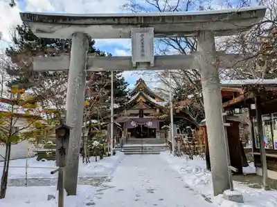 彌彦神社　(伊夜日子神社)の鳥居