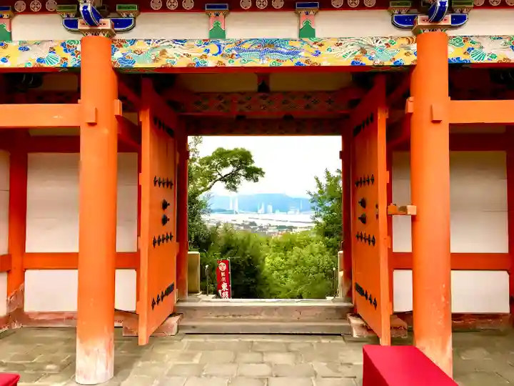 紀州東照宮の山門・神門