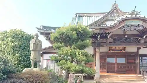 泰徳寺の像