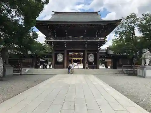 寒川神社の山門・神門
