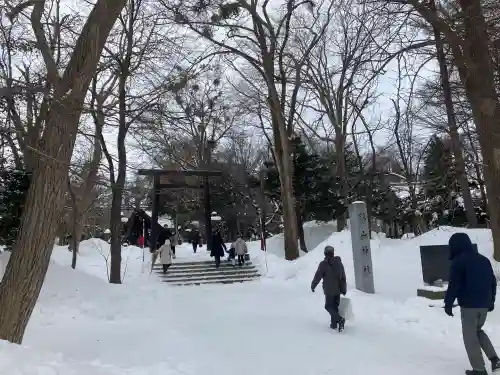錦山天満宮の{uncategorized: "未分類", other: "その他", undefined: "問題あり", building: "その他建物", grave: "お墓", sacred_gate: "鳥居", guardian: "狛犬", statue: "像", buddha: "仏像", history: "歴史", nature: "自然", garden: "庭園", animal: "動物", pagoda: "塔", temizu: "手水舎", mountain_gate: "山門・神門", sanctuary: "本殿・本堂", subordinate: "末社・摂社", art: "芸術", scenery: "景色", jizo: "地蔵", ema: "絵馬", goshuin: "御朱印", omikuji: "おみくじ", items: "授与品その他", amulet: "お守り", goshuincho: "御朱印帳", eats: "食事", festival: "お祭り", votive_dance: "神楽", shichigosan: "七五三参", wedding: "結婚式", experience: "体験その他", initially: "初詣", around: "周辺", anti_infection: "感染症対策"}