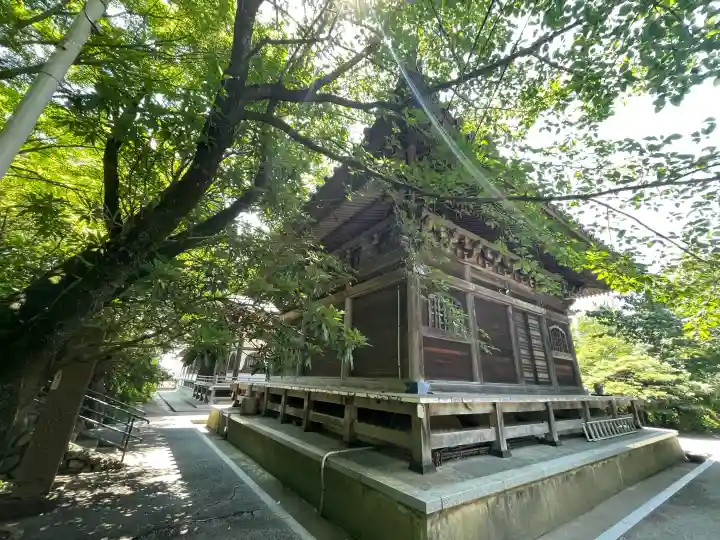 龍峰寺の{uncategorized: "未分類", other: "その他", undefined: "問題あり", building: "その他建物", grave: "お墓", sacred_gate: "鳥居", guardian: "狛犬", statue: "像", buddha: "仏像", history: "歴史", nature: "自然", garden: "庭園", animal: "動物", pagoda: "塔", temizu: "手水舎", mountain_gate: "山門・神門", sanctuary: "本殿・本堂", subordinate: "末社・摂社", art: "芸術", scenery: "景色", jizo: "地蔵", ema: "絵馬", goshuin: "御朱印", omikuji: "おみくじ", items: "授与品その他", amulet: "お守り", goshuincho: "御朱印帳", eats: "食事", festival: "お祭り", votive_dance: "神楽", shichigosan: "七五三参", wedding: "結婚式", experience: "体験その他", initially: "初詣", around: "周辺", anti_infection: "感染症対策"}
