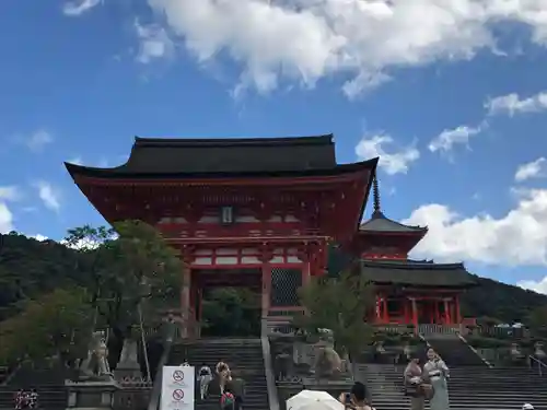 清水寺の山門・神門