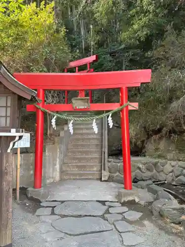 武州柿生琴平神社の{uncategorized: "未分類", other: "その他", undefined: "問題あり", building: "その他建物", grave: "お墓", sacred_gate: "鳥居", guardian: "狛犬", statue: "像", buddha: "仏像", history: "歴史", nature: "自然", garden: "庭園", animal: "動物", pagoda: "塔", temizu: "手水舎", mountain_gate: "山門・神門", sanctuary: "本殿・本堂", subordinate: "末社・摂社", art: "芸術", scenery: "景色", jizo: "地蔵", ema: "絵馬", goshuin: "御朱印", omikuji: "おみくじ", items: "授与品その他", amulet: "お守り", goshuincho: "御朱印帳", eats: "食事", festival: "お祭り", votive_dance: "神楽", shichigosan: "七五三参", wedding: "結婚式", experience: "体験その他", initially: "初詣", around: "周辺", anti_infection: "感染症対策"}