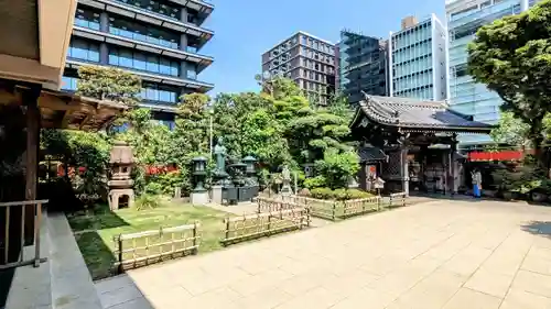 豊川稲荷東京別院の庭園