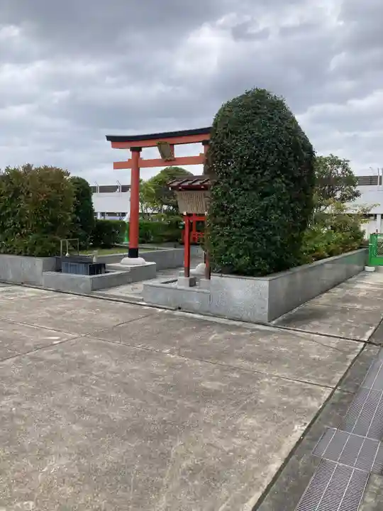 稲荷大明神(そごう横浜店・屋上)(神奈川県)