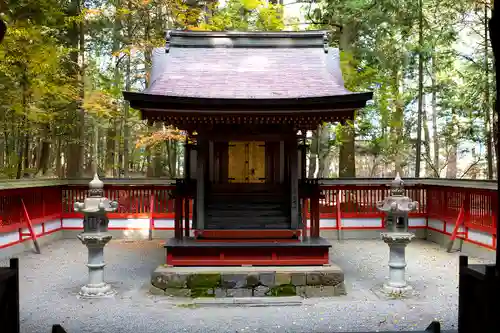 北口本宮冨士浅間神社の末社・摂社