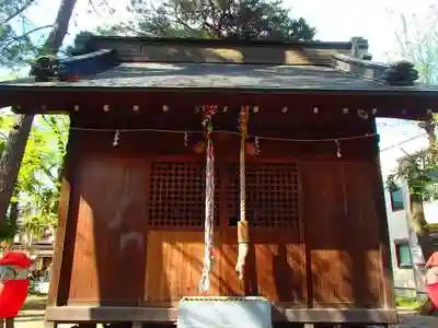 登戸稲荷神社の本殿