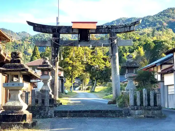 二村神社の鳥居