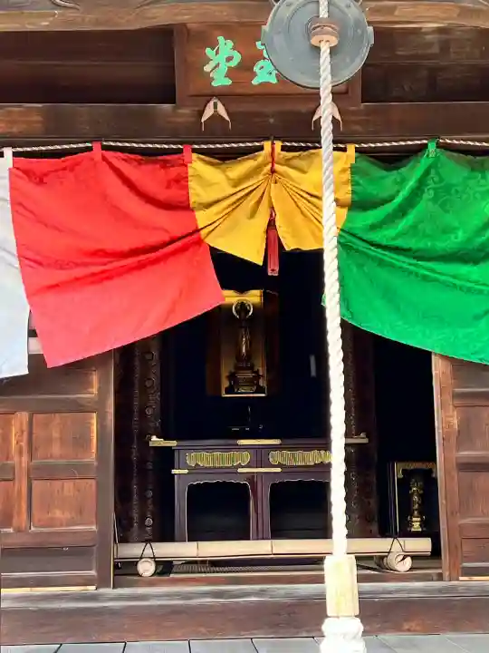 秩父札所十三番 慈眼寺の{uncategorized: "未分類", other: "その他", undefined: "問題あり", building: "その他建物", grave: "お墓", sacred_gate: "鳥居", guardian: "狛犬", statue: "像", buddha: "仏像", history: "歴史", nature: "自然", garden: "庭園", animal: "動物", pagoda: "塔", temizu: "手水舎", mountain_gate: "山門・神門", sanctuary: "本殿・本堂", subordinate: "末社・摂社", art: "芸術", scenery: "景色", jizo: "地蔵", ema: "絵馬", goshuin: "御朱印", omikuji: "おみくじ", items: "授与品その他", amulet: "お守り", goshuincho: "御朱印帳", eats: "食事", festival: "お祭り", votive_dance: "神楽", shichigosan: "七五三参", wedding: "結婚式", experience: "体験その他", initially: "初詣", around: "周辺", anti_infection: "感染症対策"}