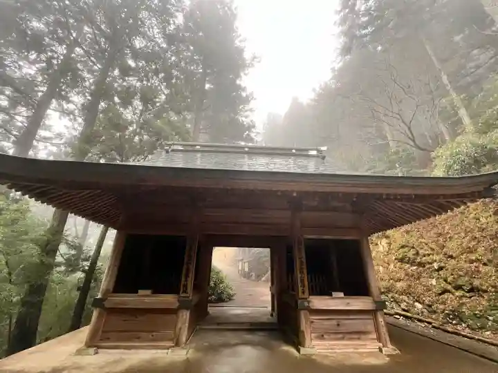 横峰寺の{uncategorized: "未分類", other: "その他", undefined: "問題あり", building: "その他建物", grave: "お墓", sacred_gate: "鳥居", guardian: "狛犬", statue: "像", buddha: "仏像", history: "歴史", nature: "自然", garden: "庭園", animal: "動物", pagoda: "塔", temizu: "手水舎", mountain_gate: "山門・神門", sanctuary: "本殿・本堂", subordinate: "末社・摂社", art: "芸術", scenery: "景色", jizo: "地蔵", ema: "絵馬", goshuin: "御朱印", omikuji: "おみくじ", items: "授与品その他", amulet: "お守り", goshuincho: "御朱印帳", eats: "食事", festival: "お祭り", votive_dance: "神楽", shichigosan: "七五三参", wedding: "結婚式", experience: "体験その他", initially: "初詣", around: "周辺", anti_infection: "感染症対策"}