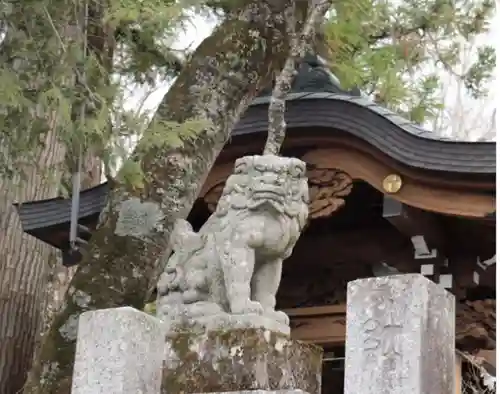 山中諏訪神社の狛犬