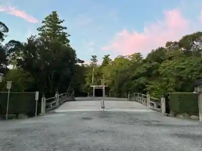 伊勢神宮外宮(豊受大神宮)の{uncategorized: "未分類", other: "その他", undefined: "問題あり", building: "その他建物", grave: "お墓", sacred_gate: "鳥居", guardian: "狛犬", statue: "像", buddha: "仏像", history: "歴史", nature: "自然", garden: "庭園", animal: "動物", pagoda: "塔", temizu: "手水舎", mountain_gate: "山門・神門", sanctuary: "本殿・本堂", subordinate: "末社・摂社", art: "芸術", scenery: "景色", jizo: "地蔵", ema: "絵馬", goshuin: "御朱印", omikuji: "おみくじ", items: "授与品その他", amulet: "お守り", goshuincho: "御朱印帳", eats: "食事", festival: "お祭り", votive_dance: "神楽", shichigosan: "七五三参", wedding: "結婚式", experience: "体験その他", initially: "初詣", around: "周辺", anti_infection: "感染症対策"}