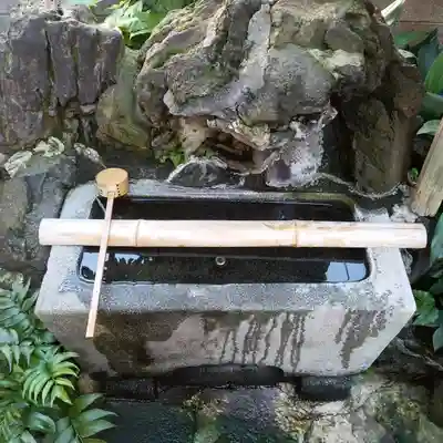 三光稲荷神社の手水舎