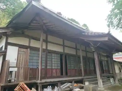 易往寺の本殿・本堂