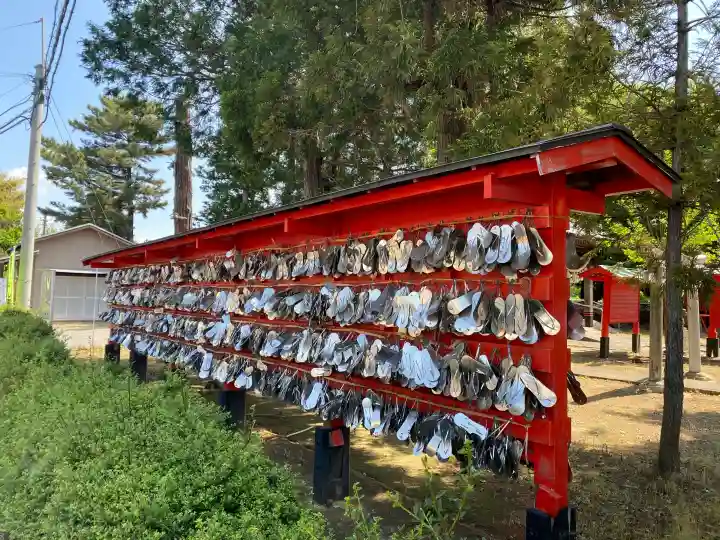 子神社の{uncategorized: "未分類", other: "その他", undefined: "問題あり", building: "その他建物", grave: "お墓", sacred_gate: "鳥居", guardian: "狛犬", statue: "像", buddha: "仏像", history: "歴史", nature: "自然", garden: "庭園", animal: "動物", pagoda: "塔", temizu: "手水舎", mountain_gate: "山門・神門", sanctuary: "本殿・本堂", subordinate: "末社・摂社", art: "芸術", scenery: "景色", jizo: "地蔵", ema: "絵馬", goshuin: "御朱印", omikuji: "おみくじ", items: "授与品その他", amulet: "お守り", goshuincho: "御朱印帳", eats: "食事", festival: "お祭り", votive_dance: "神楽", shichigosan: "七五三参", wedding: "結婚式", experience: "体験その他", initially: "初詣", around: "周辺", anti_infection: "感染症対策"}