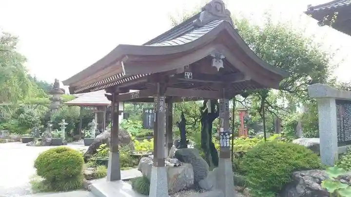 野坂寺の手水舎