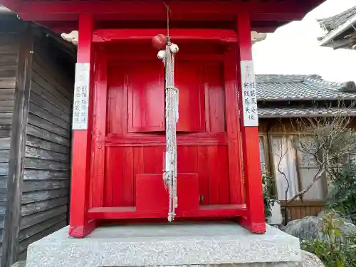 永善寺の{uncategorized: "未分類", other: "その他", undefined: "問題あり", building: "その他建物", grave: "お墓", sacred_gate: "鳥居", guardian: "狛犬", statue: "像", buddha: "仏像", history: "歴史", nature: "自然", garden: "庭園", animal: "動物", pagoda: "塔", temizu: "手水舎", mountain_gate: "山門・神門", sanctuary: "本殿・本堂", subordinate: "末社・摂社", art: "芸術", scenery: "景色", jizo: "地蔵", ema: "絵馬", goshuin: "御朱印", omikuji: "おみくじ", items: "授与品その他", amulet: "お守り", goshuincho: "御朱印帳", eats: "食事", festival: "お祭り", votive_dance: "神楽", shichigosan: "七五三参", wedding: "結婚式", experience: "体験その他", initially: "初詣", around: "周辺", anti_infection: "感染症対策"}