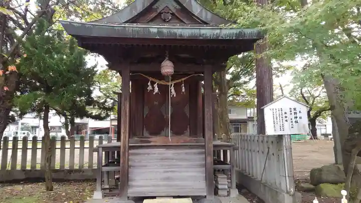 鳥海月山両所宮の末社・摂社