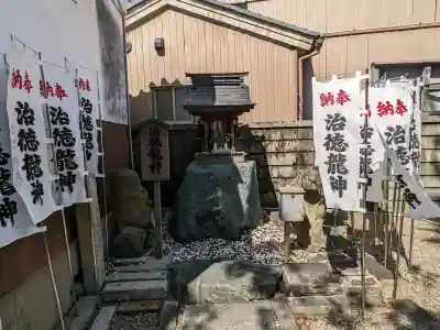 浅間社の{uncategorized: "未分類", other: "その他", undefined: "問題あり", building: "その他建物", grave: "お墓", sacred_gate: "鳥居", guardian: "狛犬", statue: "像", buddha: "仏像", history: "歴史", nature: "自然", garden: "庭園", animal: "動物", pagoda: "塔", temizu: "手水舎", mountain_gate: "山門・神門", sanctuary: "本殿・本堂", subordinate: "末社・摂社", art: "芸術", scenery: "景色", jizo: "地蔵", ema: "絵馬", goshuin: "御朱印", omikuji: "おみくじ", items: "授与品その他", amulet: "お守り", goshuincho: "御朱印帳", eats: "食事", festival: "お祭り", votive_dance: "神楽", shichigosan: "七五三参", wedding: "結婚式", experience: "体験その他", initially: "初詣", around: "周辺", anti_infection: "感染症対策"}