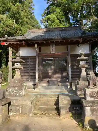 稲荷大神の{uncategorized: "未分類", other: "その他", undefined: "問題あり", building: "その他建物", grave: "お墓", sacred_gate: "鳥居", guardian: "狛犬", statue: "像", buddha: "仏像", history: "歴史", nature: "自然", garden: "庭園", animal: "動物", pagoda: "塔", temizu: "手水舎", mountain_gate: "山門・神門", sanctuary: "本殿・本堂", subordinate: "末社・摂社", art: "芸術", scenery: "景色", jizo: "地蔵", ema: "絵馬", goshuin: "御朱印", omikuji: "おみくじ", items: "授与品その他", amulet: "お守り", goshuincho: "御朱印帳", eats: "食事", festival: "お祭り", votive_dance: "神楽", shichigosan: "七五三参", wedding: "結婚式", experience: "体験その他", initially: "初詣", around: "周辺", anti_infection: "感染症対策"}