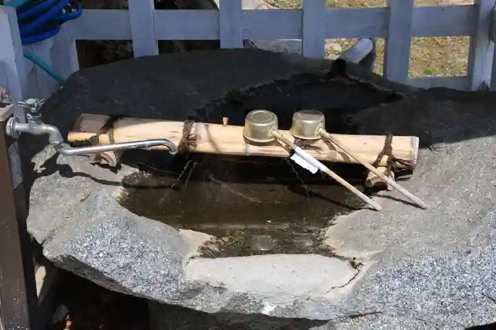 鹿股神社の手水舎