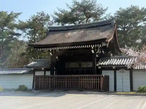 南禅寺の{uncategorized: "未分類", other: "その他", undefined: "問題あり", building: "その他建物", grave: "お墓", sacred_gate: "鳥居", guardian: "狛犬", statue: "像", buddha: "仏像", history: "歴史", nature: "自然", garden: "庭園", animal: "動物", pagoda: "塔", temizu: "手水舎", mountain_gate: "山門・神門", sanctuary: "本殿・本堂", subordinate: "末社・摂社", art: "芸術", scenery: "景色", jizo: "地蔵", ema: "絵馬", goshuin: "御朱印", omikuji: "おみくじ", items: "授与品その他", amulet: "お守り", goshuincho: "御朱印帳", eats: "食事", festival: "お祭り", votive_dance: "神楽", shichigosan: "七五三参", wedding: "結婚式", experience: "体験その他", initially: "初詣", around: "周辺", anti_infection: "感染症対策"}